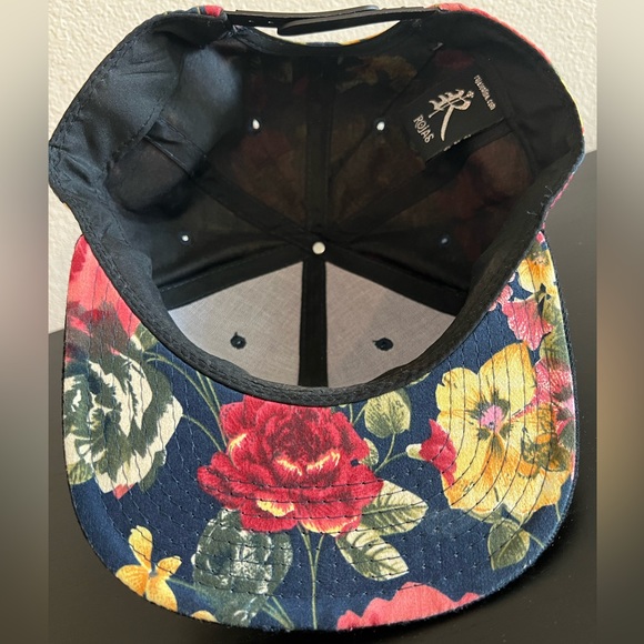 ROJASONLINE Floral Gold Plated Yasss Hat NWOT - Picture 2 of 3